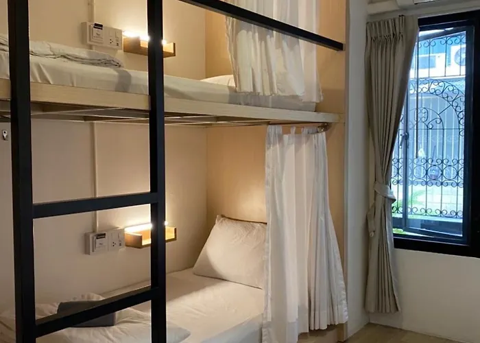 Auberge de jeunesse Monomer *