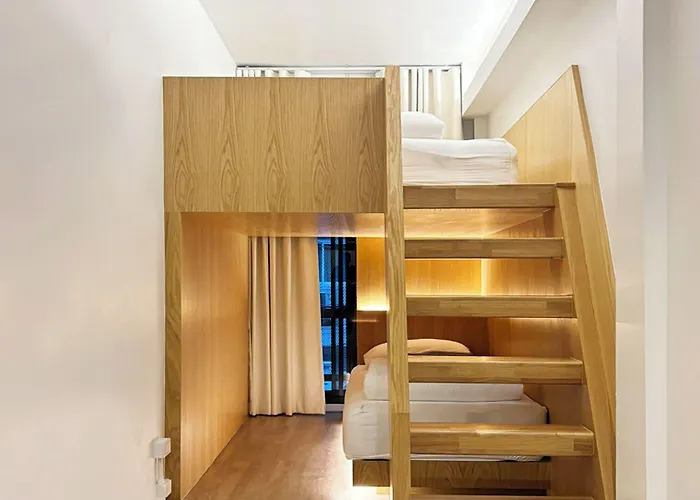 Monomer Hostel